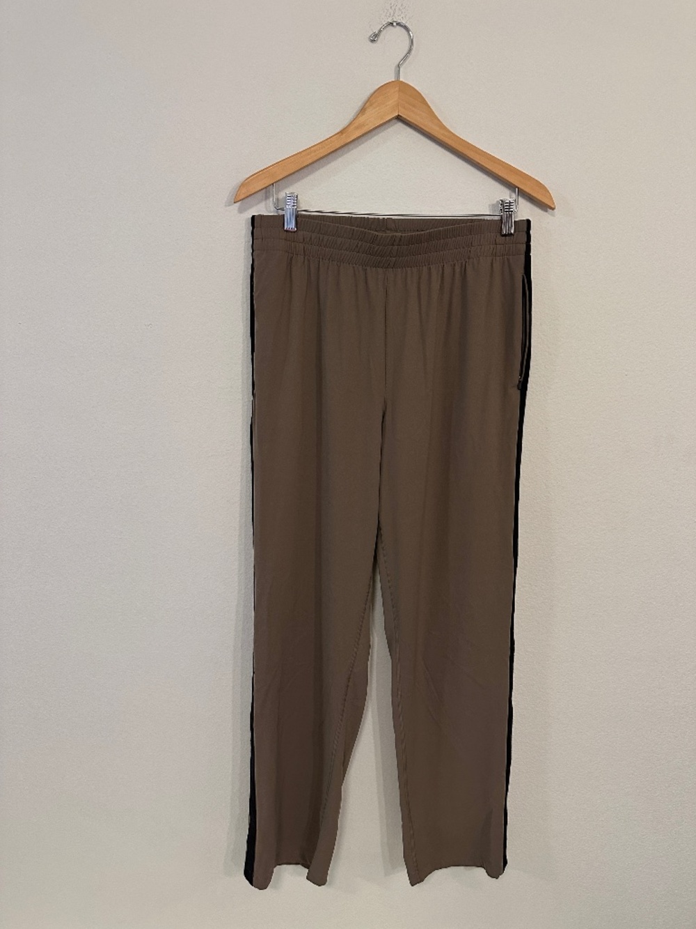 SPLITS59 Max Rigor Tan Black Side Stripe Track Pants Size L NWT
